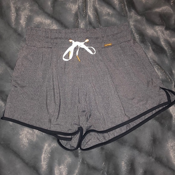 Cleo Harper Retreat Short - Picture 4 of 6